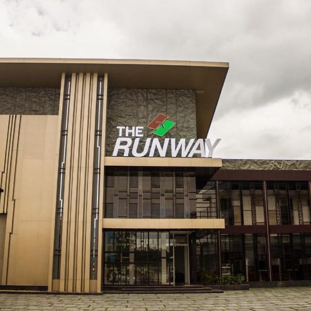 The Runway Hotel Kochi Ngoại thất bức ảnh