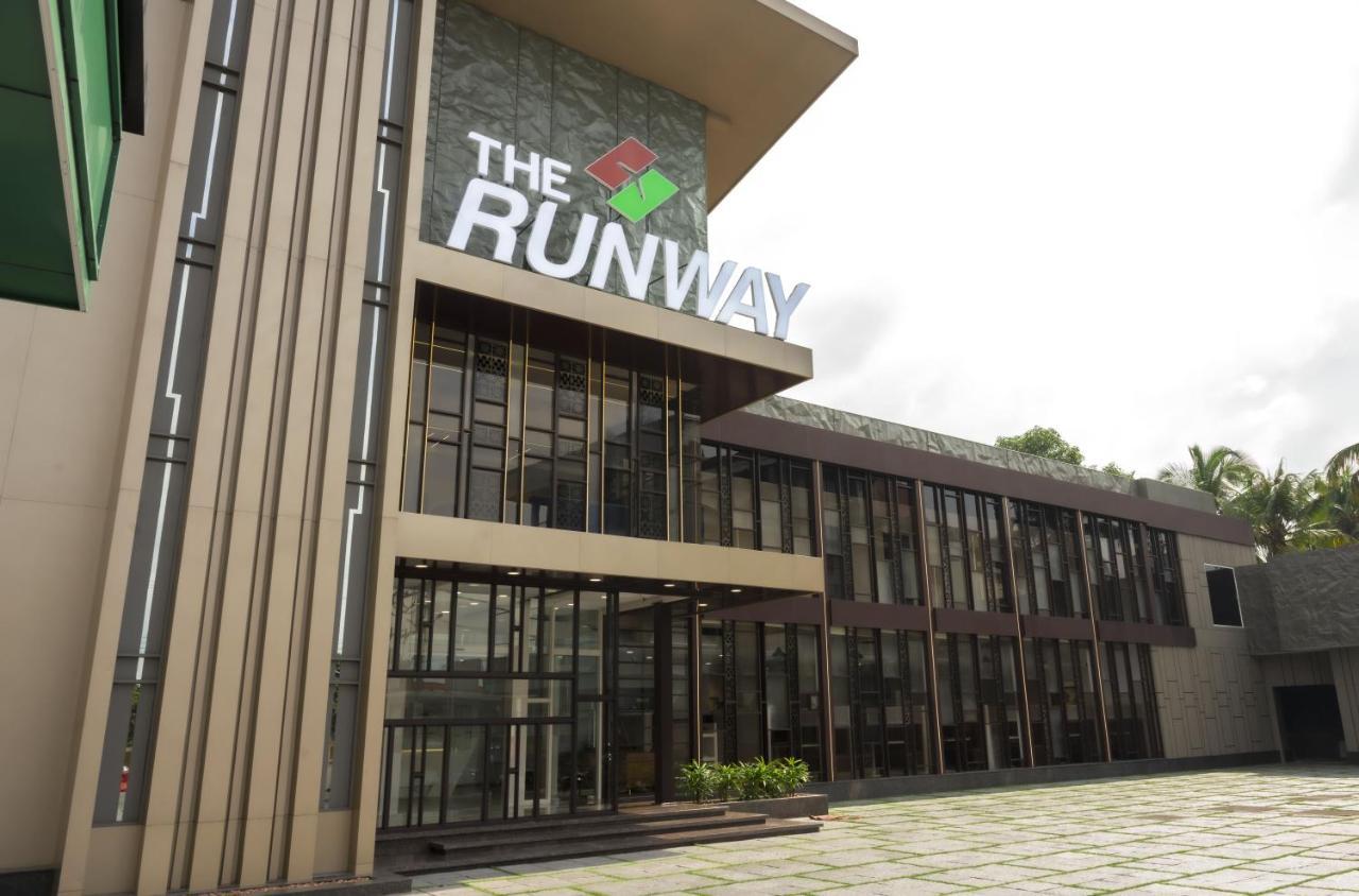 The Runway Hotel Kochi Ngoại thất bức ảnh