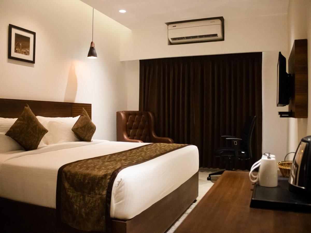 The Runway Hotel Kochi Ngoại thất bức ảnh