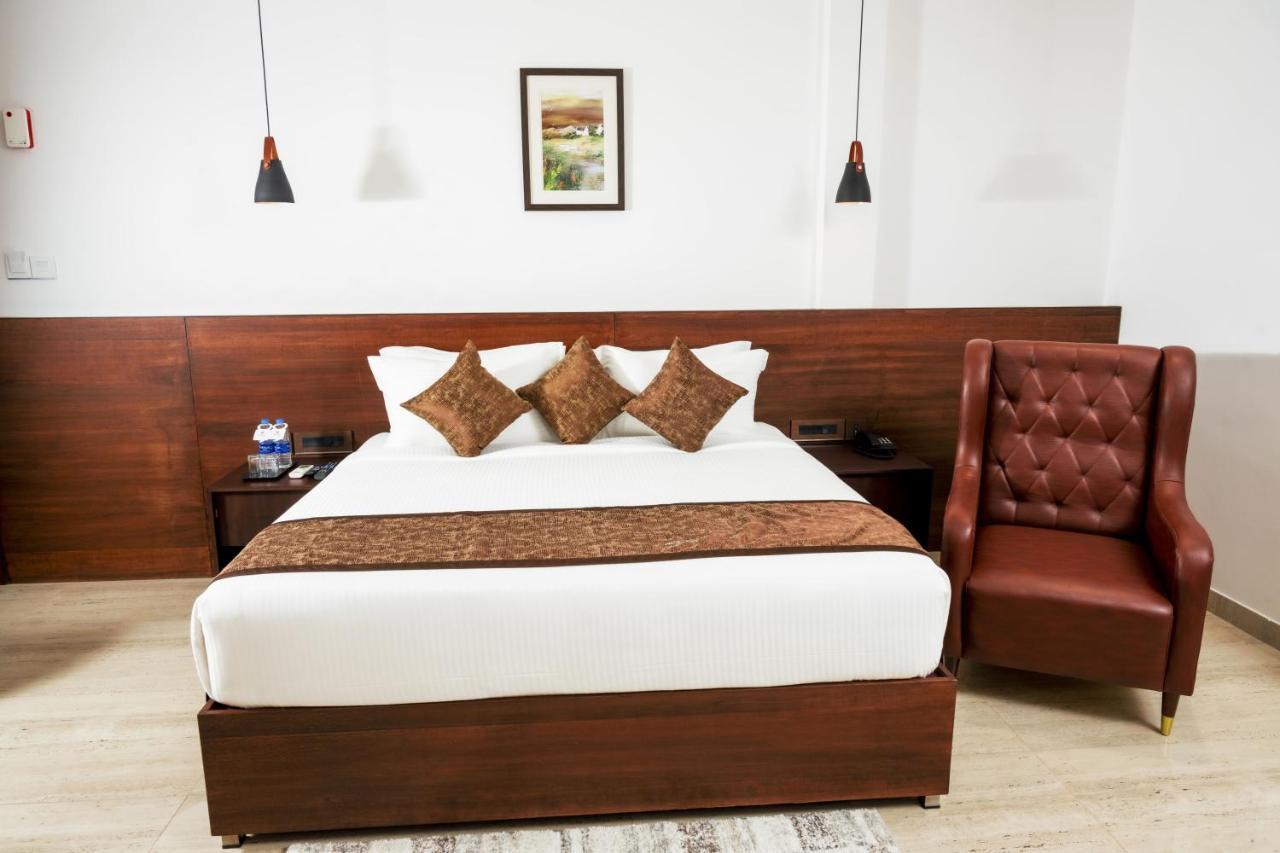 The Runway Hotel Kochi Ngoại thất bức ảnh