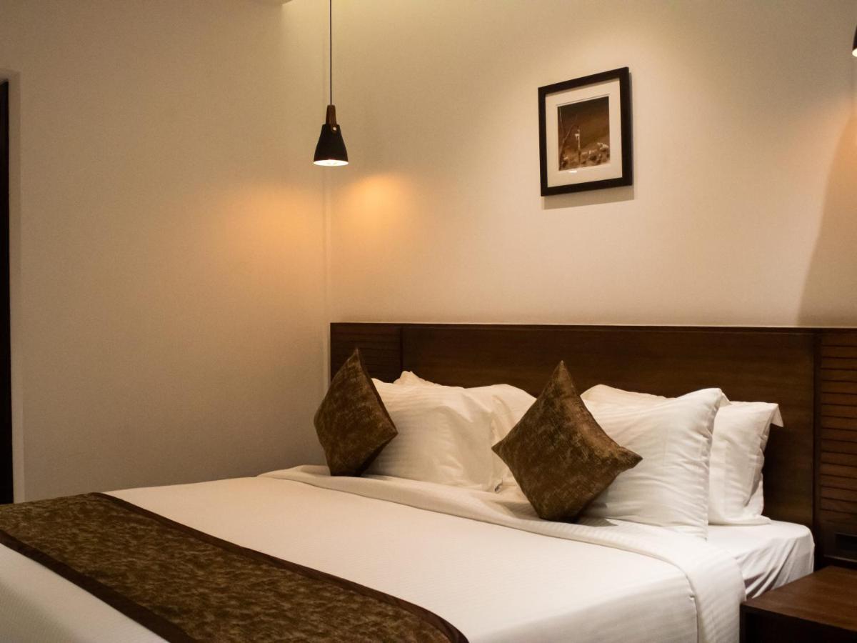 The Runway Hotel Kochi Ngoại thất bức ảnh