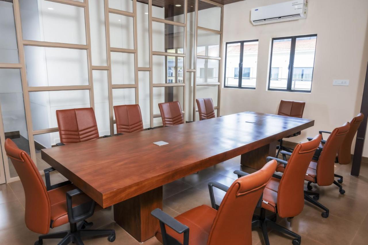 The Runway Hotel Kochi Ngoại thất bức ảnh