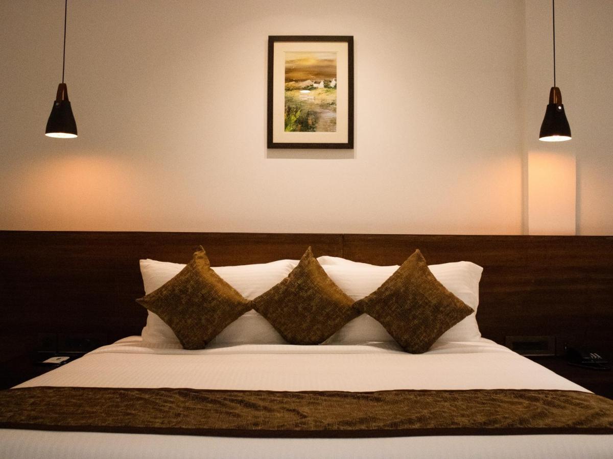 The Runway Hotel Kochi Ngoại thất bức ảnh