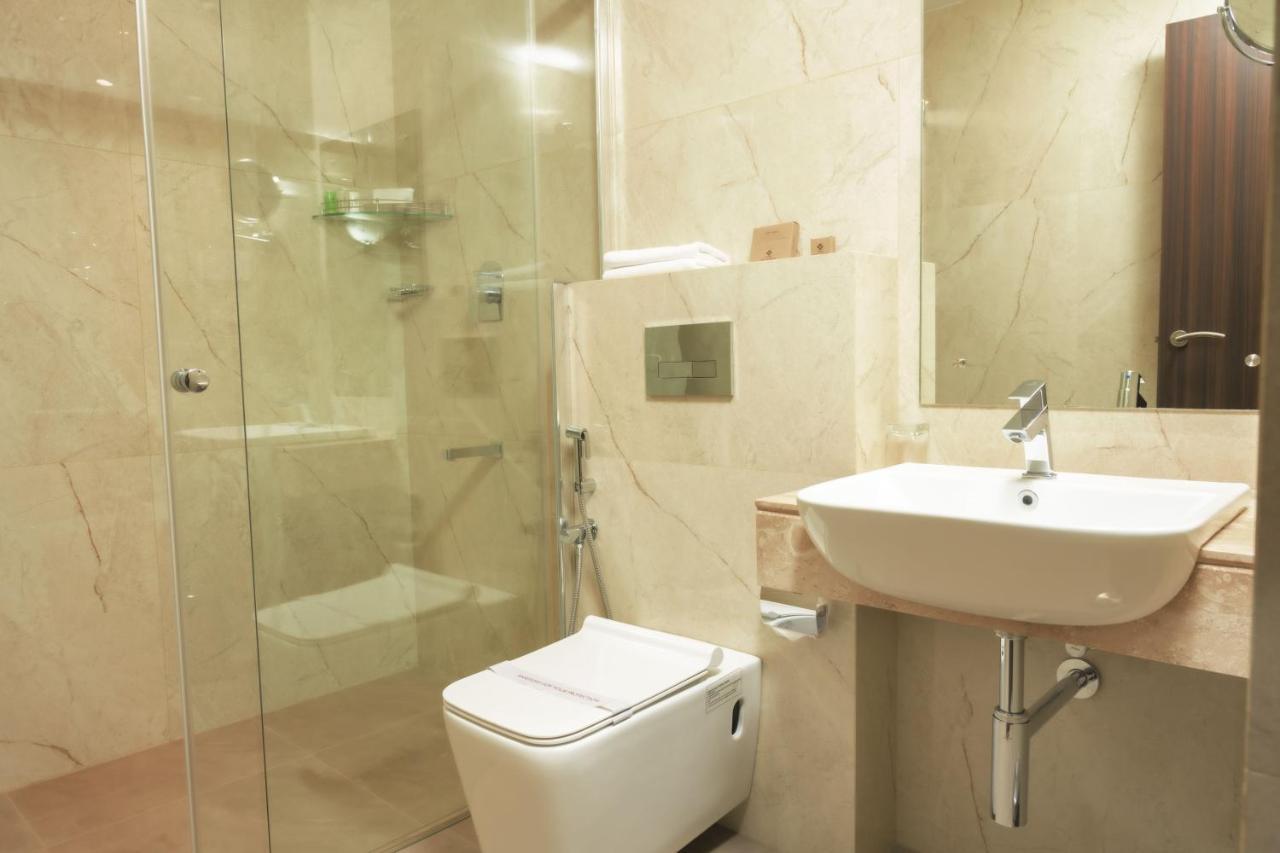 The Runway Hotel Kochi Ngoại thất bức ảnh