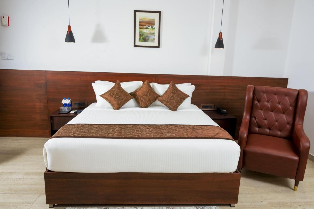 The Runway Hotel Kochi Ngoại thất bức ảnh
