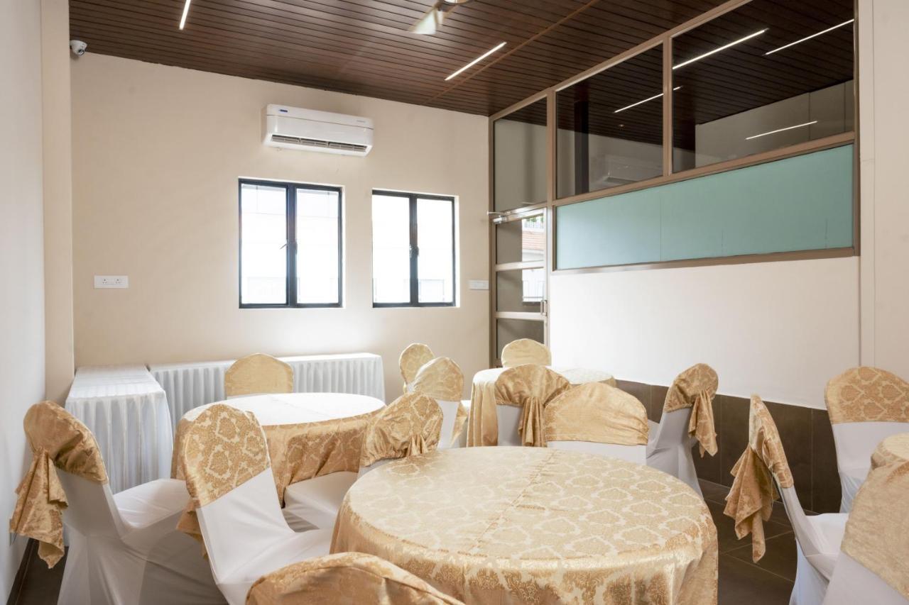 The Runway Hotel Kochi Ngoại thất bức ảnh