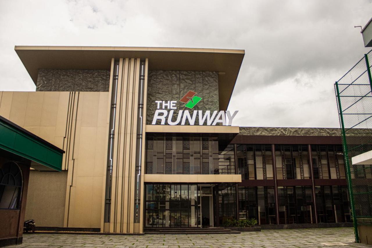 The Runway Hotel Kochi Ngoại thất bức ảnh