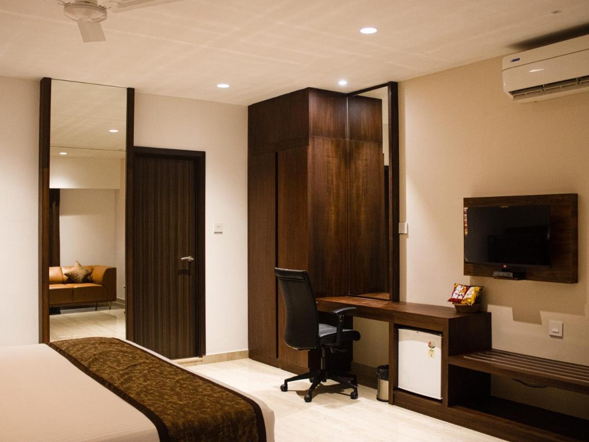 The Runway Hotel Kochi Ngoại thất bức ảnh